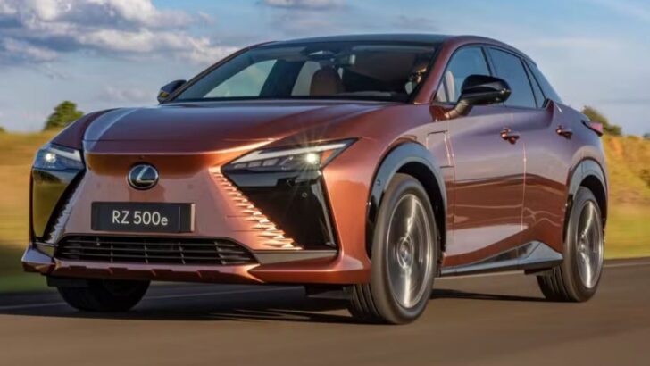 Lexus RZ Copia