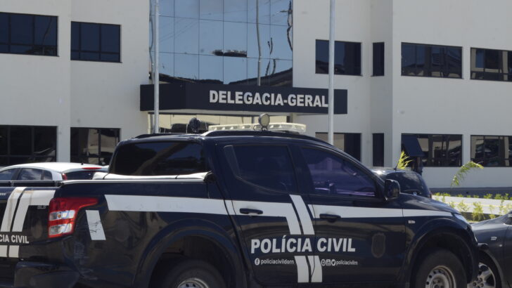 Polícia (2)