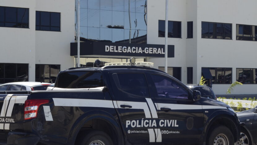 Polícia (2)