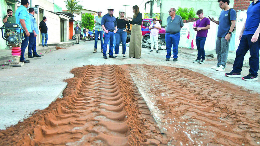 Prefeito visita obras da adutora de Jardim Primavera na ZN 2 foto Magnus Nascimento