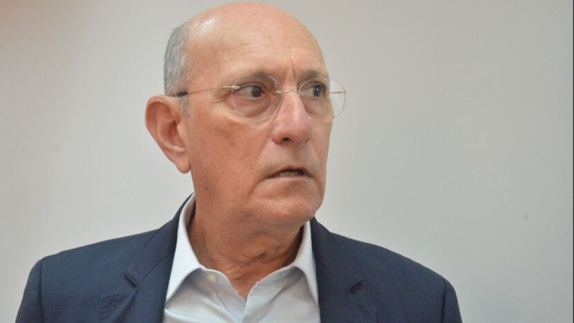 Roberto Serquiz 01 Copia