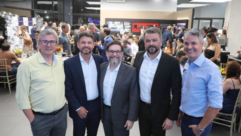 Claudio Piomonte (sócio do Clube de Permuta em João Pessoa e Recife); José Hamilton Rabelo; o fundador do Clube de Permuta, Leonardo Bortoletto; Betinho Costa e Francisco Nunes (sócio de Natal). Foto: Divulgação