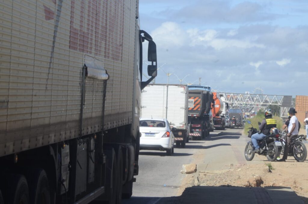 A polícia informou ainda que a pista foi liberada às 8h32. Foto: José Aldenir