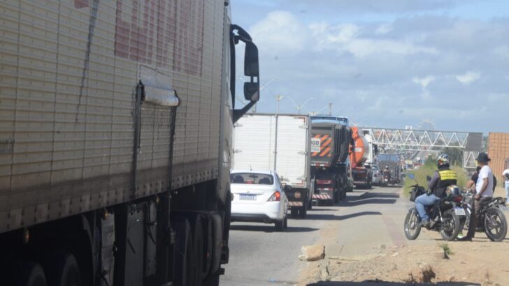 A polícia informou ainda que a pista foi liberada às 8h32. Foto: José Aldenir