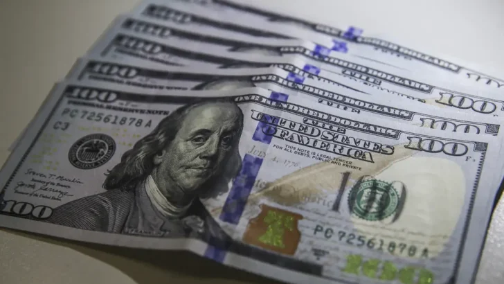 dolar moeda 0803221210