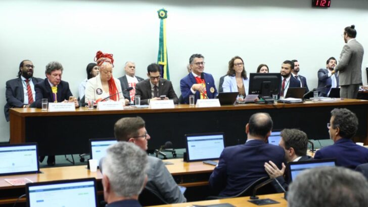 Comissão especial aprova fim da escala 6x1 e proposta vai para plenário - Foto: Vinicius Loures / Câmara dos Deputados