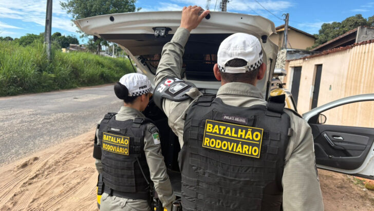 Mulher com pena de 13 anos por homicídio é presa em Igapó, na Zona Norte de Natal - Foto: Reprodução/PMRN