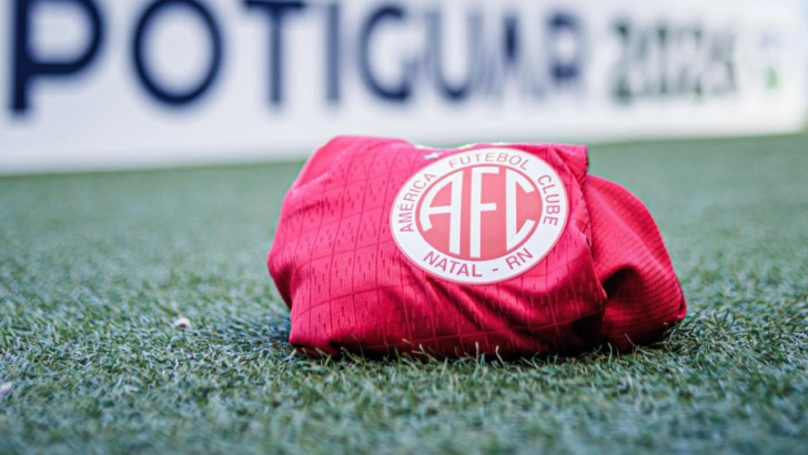 América ainda deve multa de R$ 100 mil pela escalação irregular no Campeonato Estadual - Foto: Gabriel Leite/América