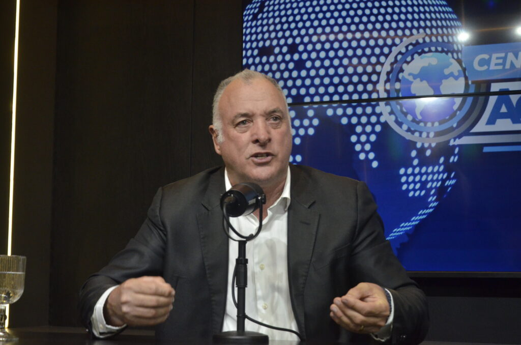 “Um trator passou em cima de nós”, diz Coronel Hélio após resultado do segundo turno