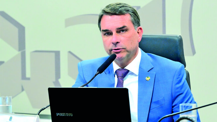 Flávio se inscreve em audiência nos eua para falar contra tarifaço | notícias do rio grande do norte Flavio Bolsonaro foto Geraldo Magela Senado