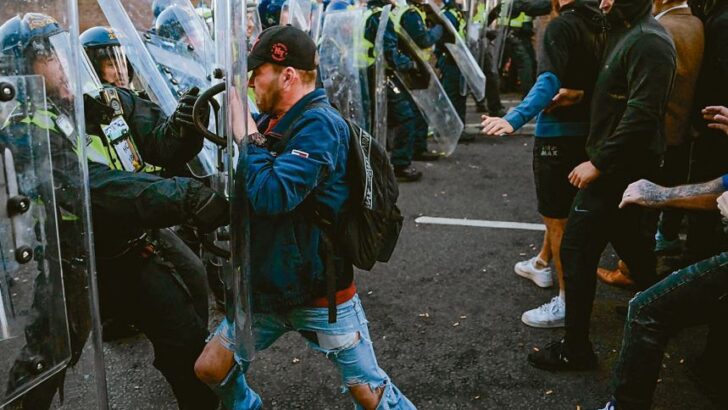 Manifestantes ingleses Copia