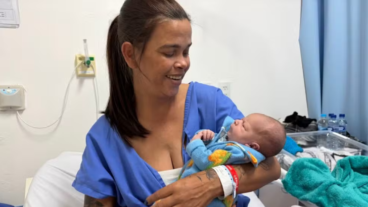 Mãe confunde gestação com pedra nos rins e descobre gravidez no momento do parto — Foto: Hospital Regional Ruth Cardoso
