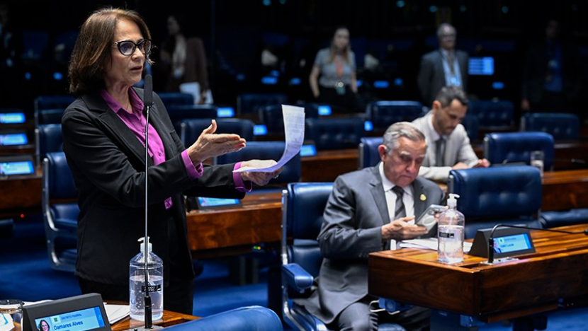 Senado aprova projeto que dificulta aborto legal em menores de idade