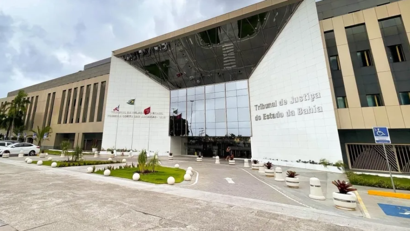 Tribunal de Justiça da Bahia, onde o caso foi julgado Imagem: Divulgação/TJBA… - Veja mais em https://noticias.uol.com.br/cotidiano/ultimas-noticias/2026/06/17/ba-servidor-e-condenado-apos-amputar-pe-por-indenizacao-de-r-15-milhao.ghtm?cmpid=copiaecola