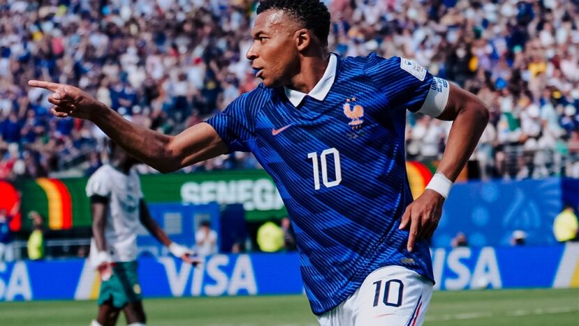 𝑼𝑵 𝑩𝑼𝑻 𝑷𝑶𝑼𝑹 𝑳𝑯𝑰𝑺𝑻𝑶𝑰𝑹𝑬 👑💙Sur cette passe magnifique de @m.olise, @k.mbappe c (1)