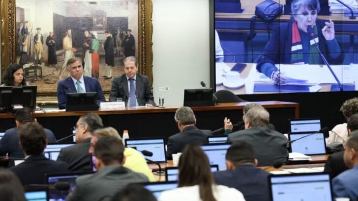 Câmara cria comissão para PEC da maioridade