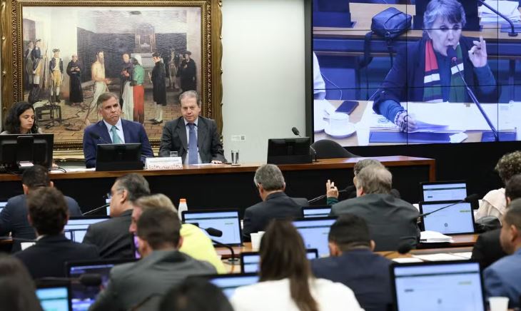 Câmara cria comissão para PEC da maioridade