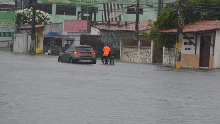 Chuva em Natal Congestionamento Trânsito BR 101 (34)