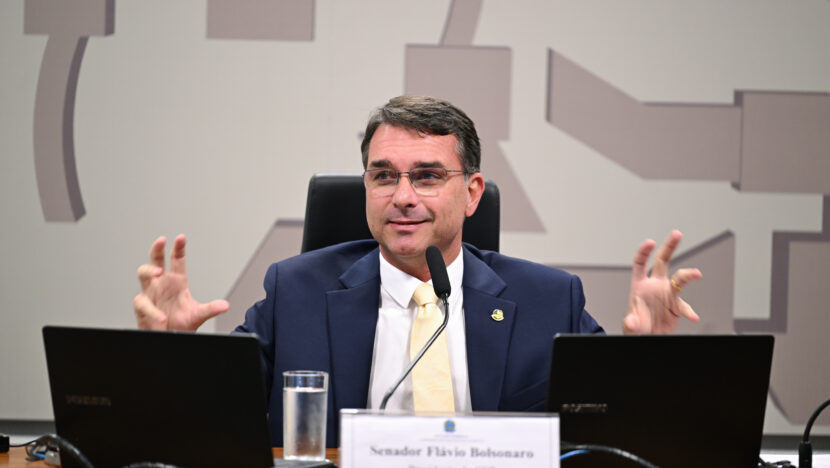 Flávio Bolsonaro foto Edilson Rodrigues Senado