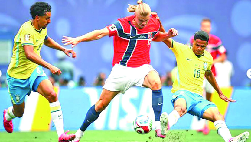 Haaland sendo marcado por dois brasileiros durante jogo que eliminou a seleção - Foto: Reprodução/Instagram