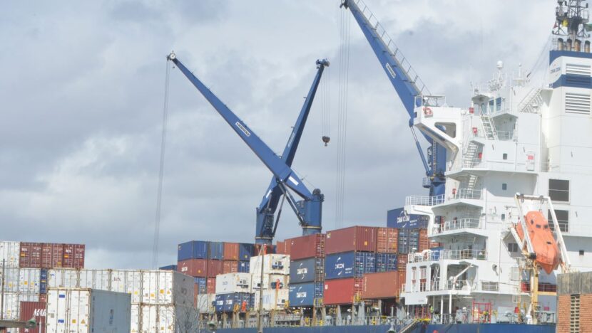 Tarifaço não afeta balança comercial, mas indústria perde | notícias do rio grande do norte Navio cargueiro