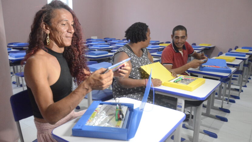 Sala de Aula Alunos EJA Unidade de Acolhimento Pessoas de