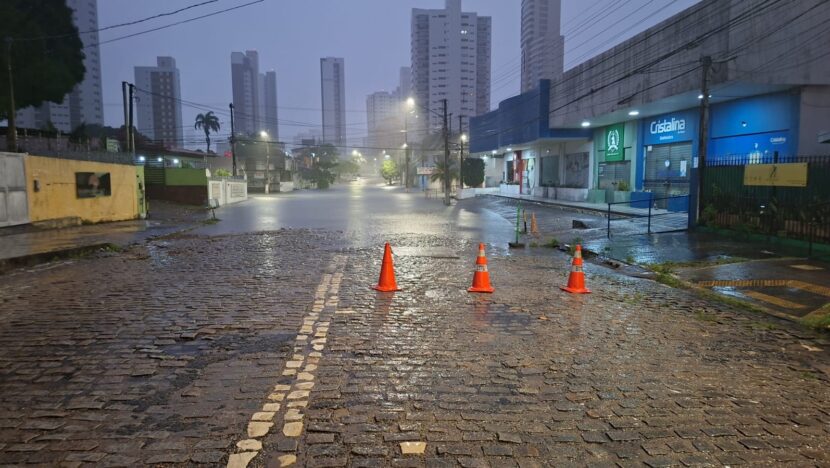Chuvas deixam um trecho intransitável em natal | notícias do rio grande do norte WhatsApp Image 2026 07 18 at 06.00.19