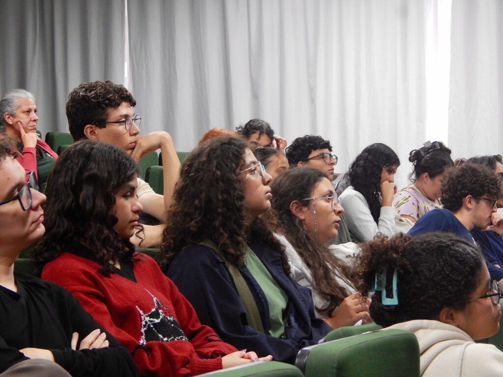 Evento inteRio Grande do Norteacional leva conhecimento sobre física de partículas a estudantes de Natal