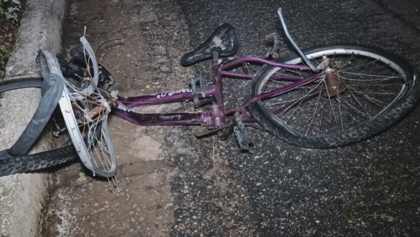 Local do acidente na BR-304, em Assú, onde um ciclista morreu após colisão envolvendo um caminhão. Equipes de segurança e perícia realizaram os procedimentos no trecho da rodovia.
