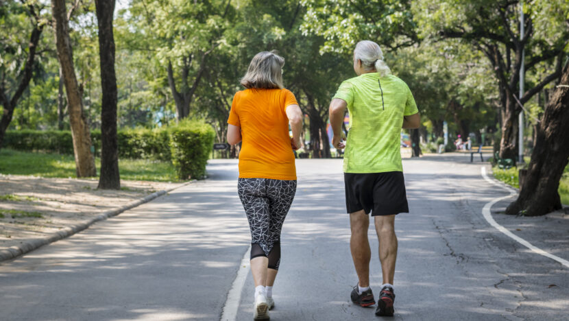 couple running together race Copia