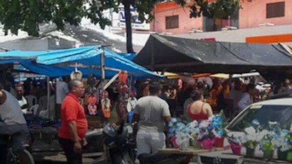 Mulher morre após sofrer mal súbito na Feira do Nova Natal, na Zona Norte da capital