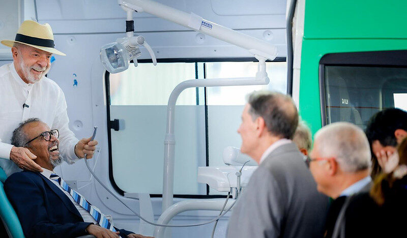Presidente Luiz Inácio Lula da Silva durante visita ao Hospital Federal do Andaraí, no Rio de Janeiro, ao lado do diretor-geral da OMS, Tedros Adhanom