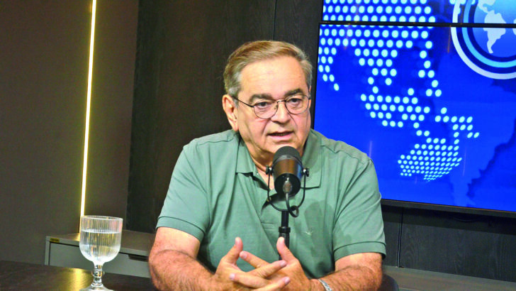 Ex-prefeito de Natal Álvaro Dias durante entrevista sobre a compra de respiradores