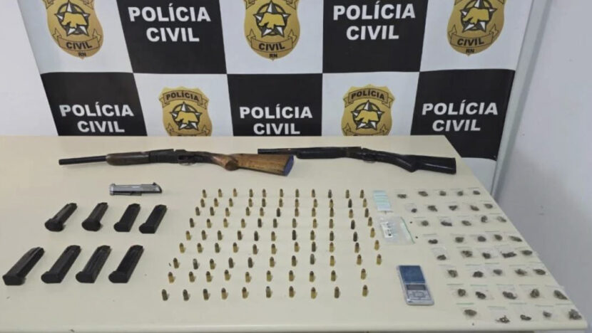 Armas e drogas apreendidas