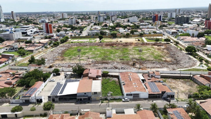 Demolição do Estádio Nogueirão, em Mossoró
