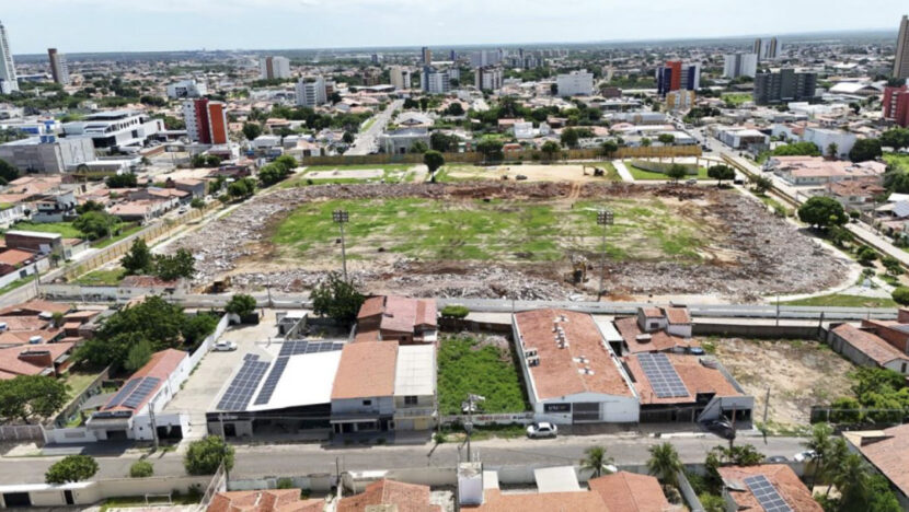 Demolição do Estádio Nogueirão, em Mossoró