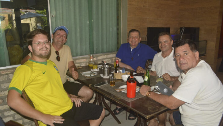 ENCONTRO COM OS AMIGOS
