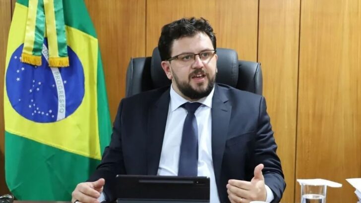 Ex-chefe de gabinete de Lula confirma empréstimo recebido de empresária investigada pela PF, afirma que dívida foi quitada e nega irregularidades
