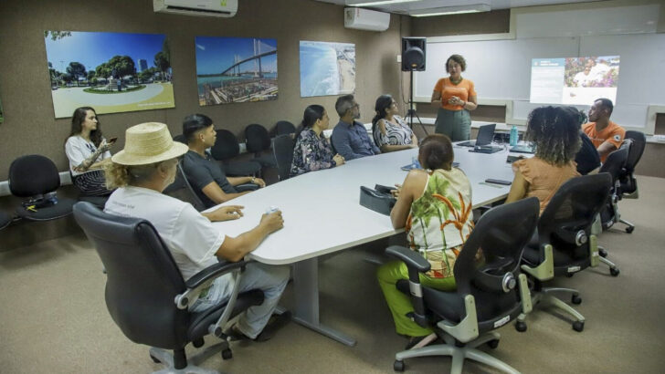 Reunião sobre projeto voltado ao turismo comunitário, coordenado pela Setur - Foto: ROBERTO GALHARDO / SECOM