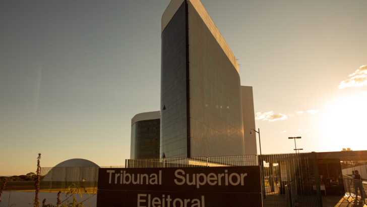 PT aciona TSE contra plataforma ligada ao PL e pede retirada de conteúdos, suspensão de programa de influenciadores e investigação sobre financiamento