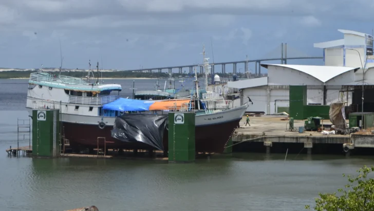 Terminal Pesqueiro, Natal. Imagem mostra barcos atracados no porto. - Foto: José Aldenir