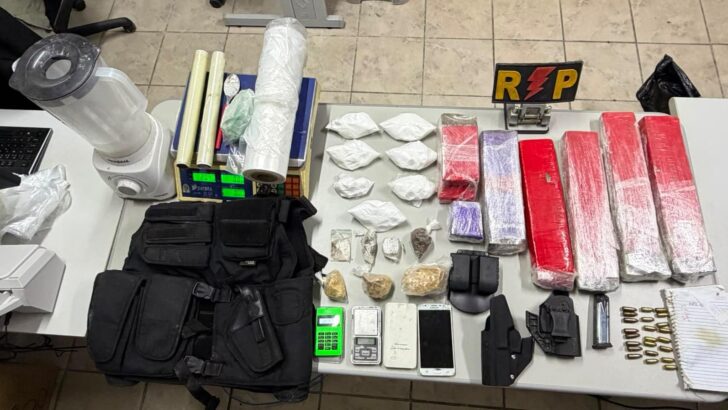 Suspeito por ameaçar mulher foge e polícia apreende drogas, munições e material do tráfico no Grande Natal