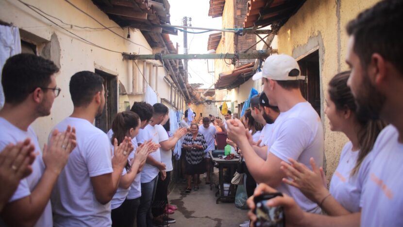 Voluntários participam de ação do projeto Ame Seu Vizinho em Natal