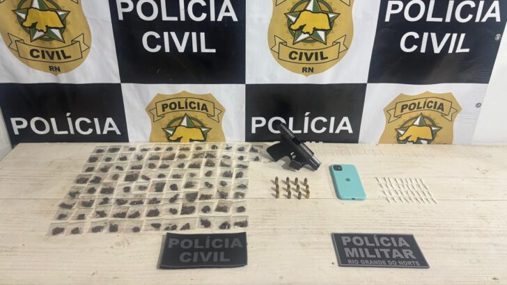 Drogas e pistola apreendidas com homem preso - Foto: Reprodução/Polícia Civil