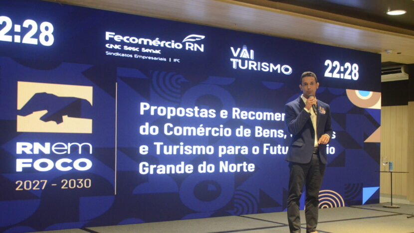 Allyson Bezerra apresenta propostas durante evento da Fecomércio RN