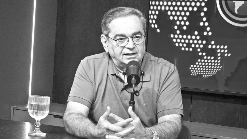 Ex-prefeito de Natal Álvaro Dias durante entrevista sobre a compra de respiradores