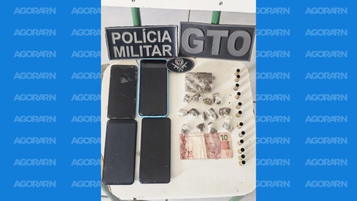 Drogas e munições foram apreendidas após denúncia sobre disparos de arma de fogo - Foto: Polícia Civil