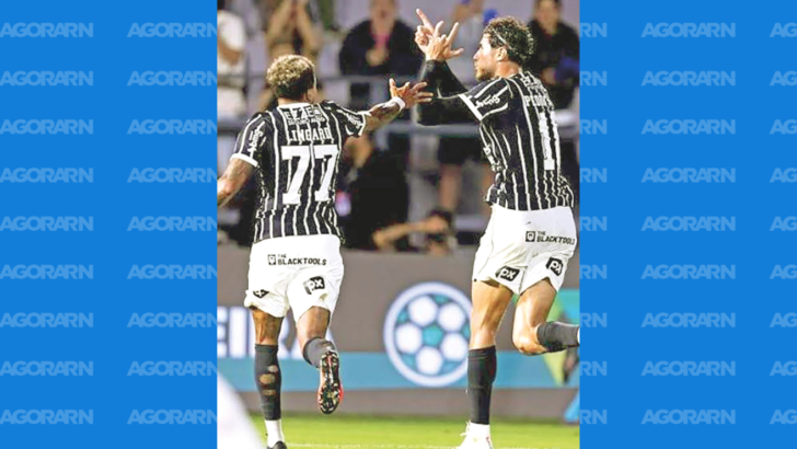 Dois jogadores do corinthians em partida - Foto: RODRIGO COCA / AGÊNCIA CORINTHIANS