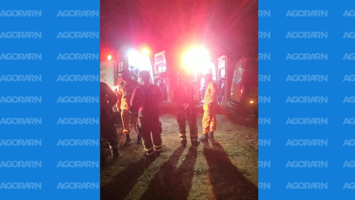 Bombeiros utilizaram técnicas de salvamento em altura para resgatar trabalhador ferido após queda de elevador em torre eólica em João Câmara. - Foto: CBMRN