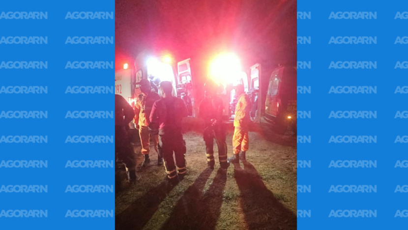 Bombeiros utilizaram técnicas de salvamento em altura para resgatar trabalhador ferido após queda de elevador em torre eólica em João Câmara. - Foto: CBMRN